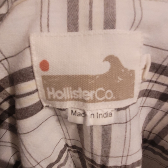 Hollister long sleeve shirt- Size Large - Picture 2 of 3